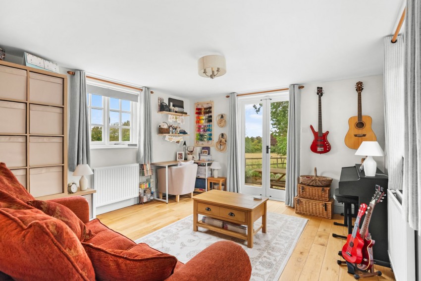 Images for High Street, West Wratting, CB21 EAID:4037033056 BID:df7a2b8e-b283-433c-96bc-9990089caf32