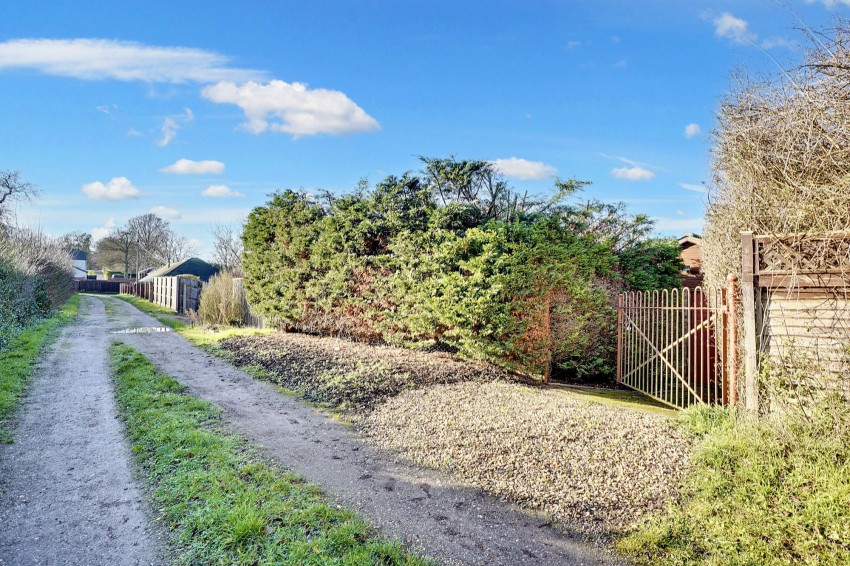 Images for Malvern Close, Newmarket, CB8 EAID:4037033056 BID:e22d2fe2-cd8a-4ee5-877e-aff44adbf8aa