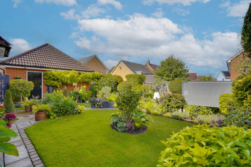 Images for Chamomile Close, Red Lodge, IP28 EAID:4037033056 BID:e22d2fe2-cd8a-4ee5-877e-aff44adbf8aa