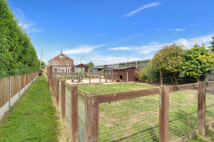 Images for Sutton Road, Leverington, PE13 EAID:4037033056 BID:1d497ef6-e698-4427-833a-3b42529ac059
