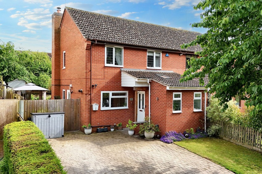 Images for Park Road, Cheveley, CB8 EAID:4037033056 BID:e22d2fe2-cd8a-4ee5-877e-aff44adbf8aa