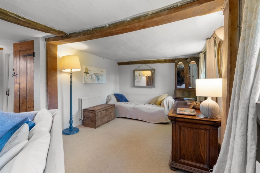 Images for 9 West Wratting Road, Balsham, CB21 EAID:4037033056 BID:2f5b1148-b901-4d34-9e72-64b6a96df570