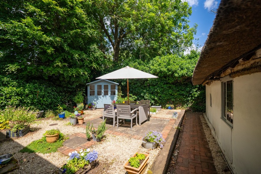 Images for 9 West Wratting Road, Balsham, CB21 EAID:4037033056 BID:2f5b1148-b901-4d34-9e72-64b6a96df570
