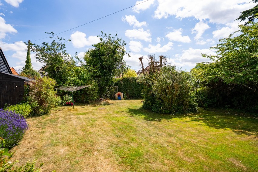Images for 9 West Wratting Road, Balsham, CB21 EAID:4037033056 BID:2f5b1148-b901-4d34-9e72-64b6a96df570