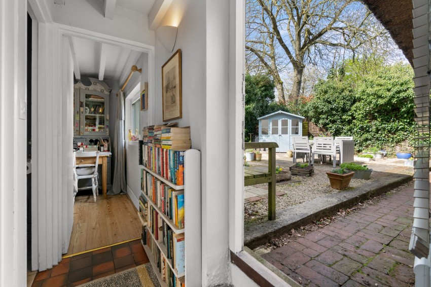 Images for 9 West Wratting Road, Balsham, CB21 EAID:4037033056 BID:2f5b1148-b901-4d34-9e72-64b6a96df570
