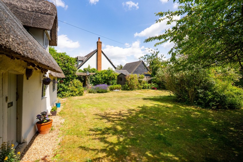 Images for 9 West Wratting Road, Balsham, CB21 EAID:4037033056 BID:2f5b1148-b901-4d34-9e72-64b6a96df570