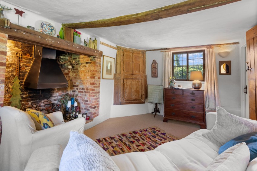Images for 9 West Wratting Road, Balsham, CB21 EAID:4037033056 BID:2f5b1148-b901-4d34-9e72-64b6a96df570
