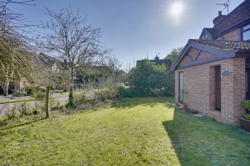 Images for Forest End, Kennett, CB8 EAID:4037033056 BID:e22d2fe2-cd8a-4ee5-877e-aff44adbf8aa