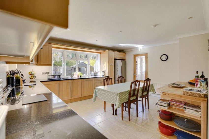 Images for Forest End, Kennett, CB8 EAID:4037033056 BID:e22d2fe2-cd8a-4ee5-877e-aff44adbf8aa