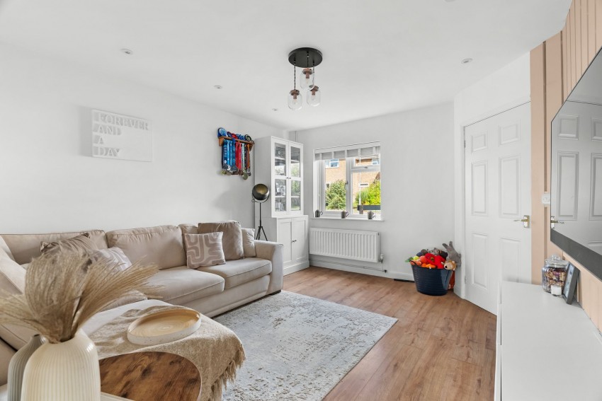 Images for Wheatsheaf Way, Linton, CB21 EAID:4037033056 BID:2f5b1148-b901-4d34-9e72-64b6a96df570