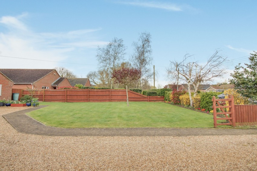 Images for Cross Road, Sutton St. Edmund, PE12 EAID:4037033056 BID:1d497ef6-e698-4427-833a-3b42529ac059