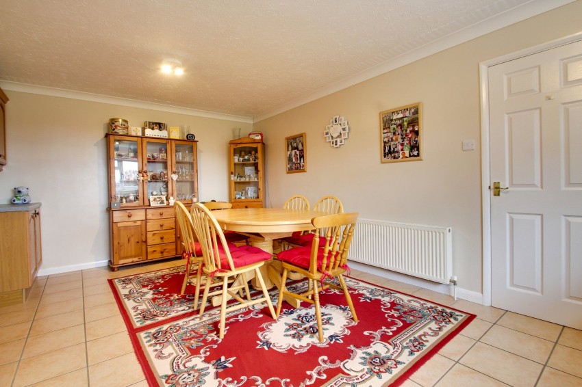 Images for Cross Road, Sutton St. Edmund, PE12 EAID:4037033056 BID:1d497ef6-e698-4427-833a-3b42529ac059
