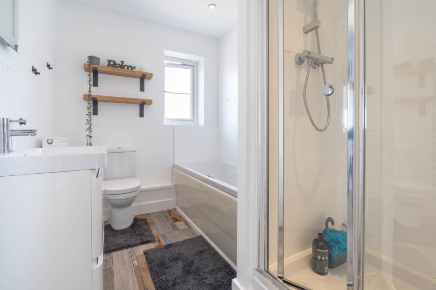 Images for Duddle Drive, Longstanton, CB24 EAID:4037033056 BID:e9c2a2d5-4edb-4404-af16-967a1de68210