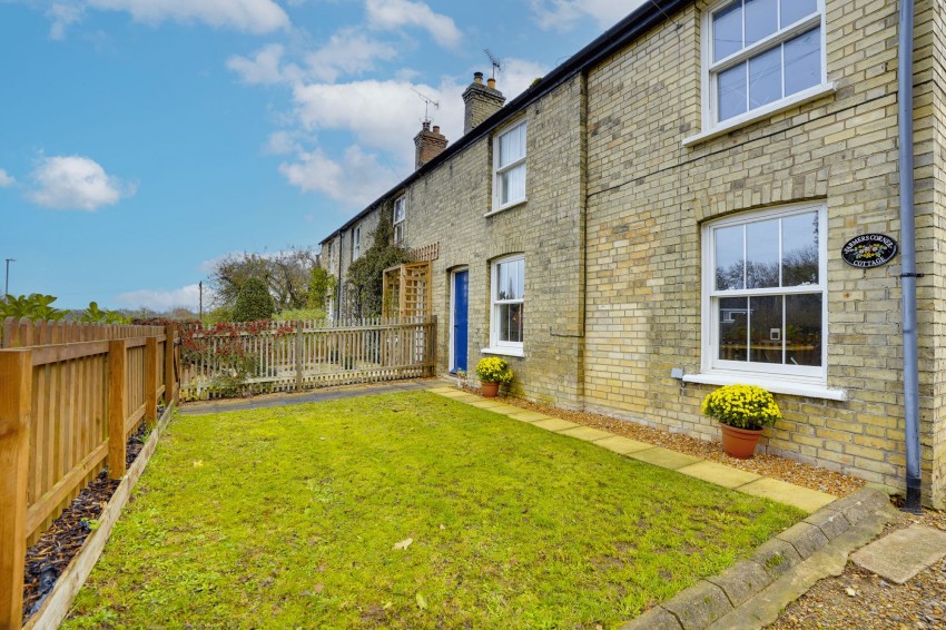 Images for High Street, Cheveley, CB8 EAID:4037033056 BID:e22d2fe2-cd8a-4ee5-877e-aff44adbf8aa