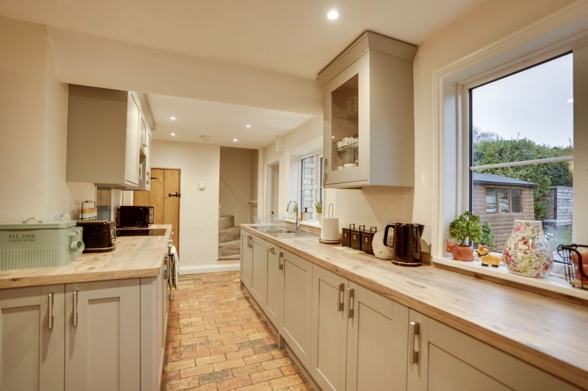 Images for High Street, Cheveley, CB8 EAID:4037033056 BID:e22d2fe2-cd8a-4ee5-877e-aff44adbf8aa