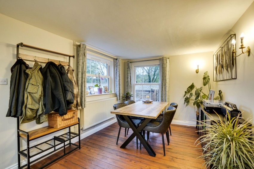 Images for High Street, Cheveley, CB8 EAID:4037033056 BID:e22d2fe2-cd8a-4ee5-877e-aff44adbf8aa