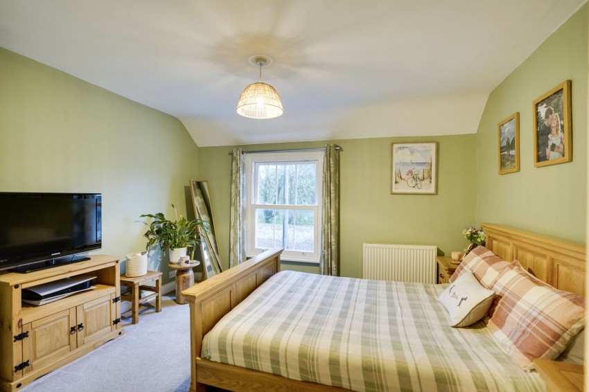 Images for High Street, Cheveley, CB8 EAID:4037033056 BID:e22d2fe2-cd8a-4ee5-877e-aff44adbf8aa