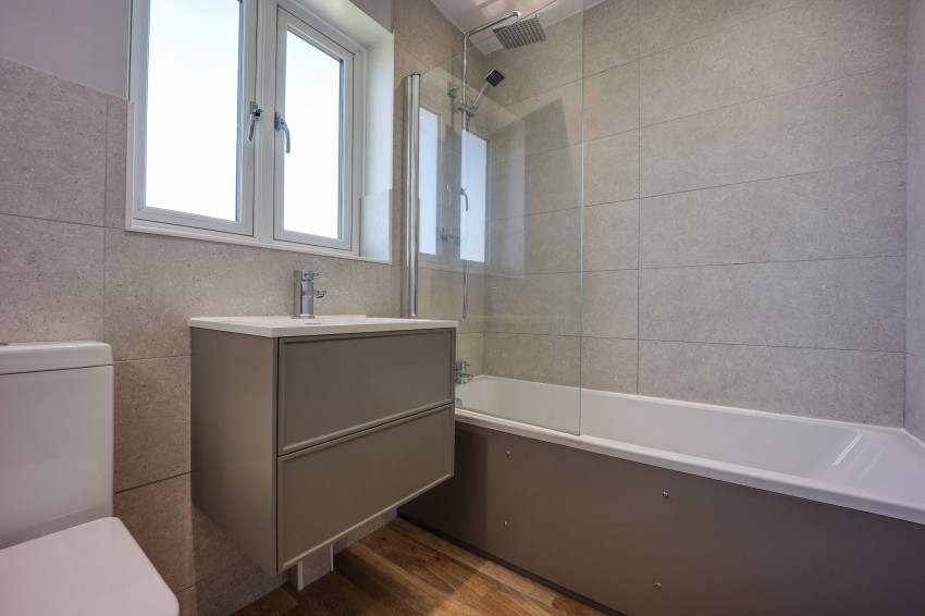 Images for Station Road, Long Sutton, PE12 EAID:4037033056 BID:1d497ef6-e698-4427-833a-3b42529ac059