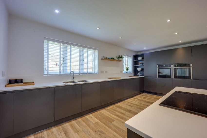 Images for Station Road, Long Sutton, PE12 EAID:4037033056 BID:1d497ef6-e698-4427-833a-3b42529ac059