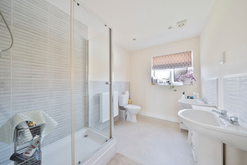 Images for Garwood Drive, Longstanton, CB24 EAID:4037033056 BID:e9c2a2d5-4edb-4404-af16-967a1de68210