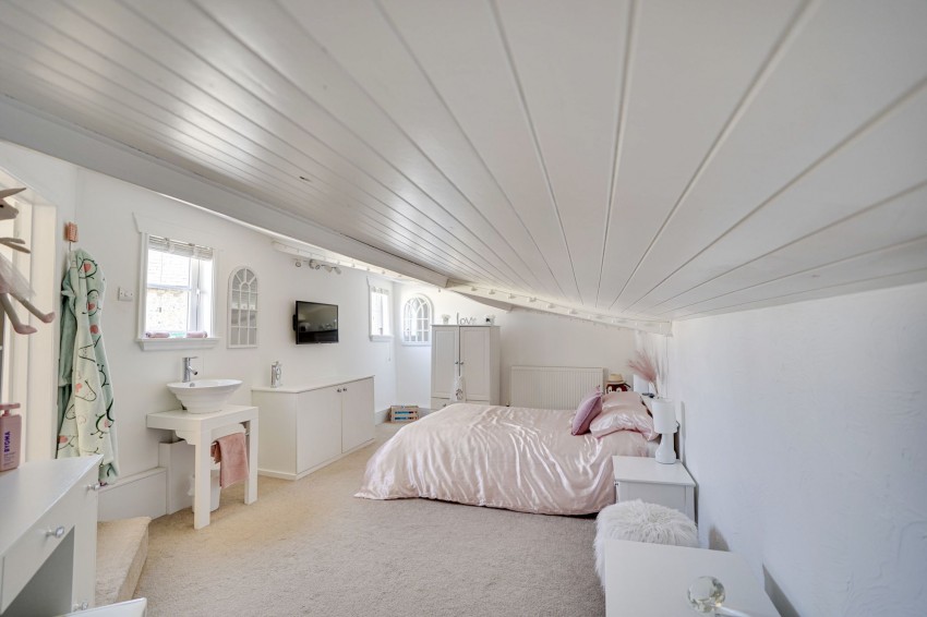 Images for Exeter Road, Newmarket, CB8 EAID:4037033056 BID:e22d2fe2-cd8a-4ee5-877e-aff44adbf8aa