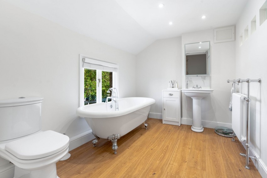Images for 4 West End, Haddenham, CB6 EAID:4037033056 BID:e9c2a2d5-4edb-4404-af16-967a1de68210