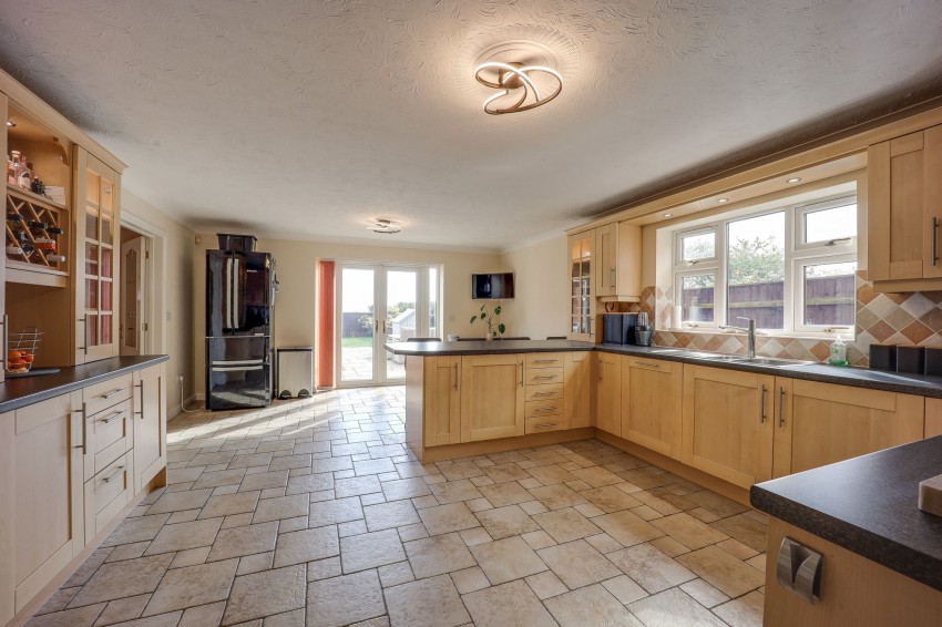 Images for Eastwood End, Wimblington, PE15 EAID:4037033056 BID:1d497ef6-e698-4427-833a-3b42529ac059