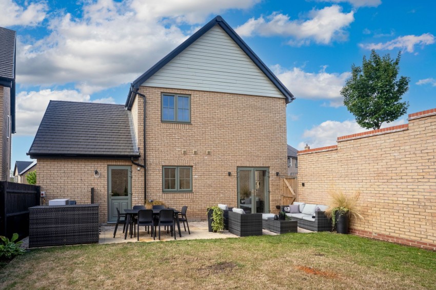 Images for Walnut Drive, Haddenham, CB6 EAID:4037033056 BID:e9c2a2d5-4edb-4404-af16-967a1de68210