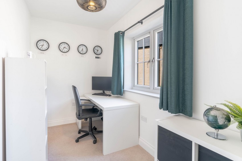 Images for Walnut Drive, Haddenham, CB6 EAID:4037033056 BID:e9c2a2d5-4edb-4404-af16-967a1de68210