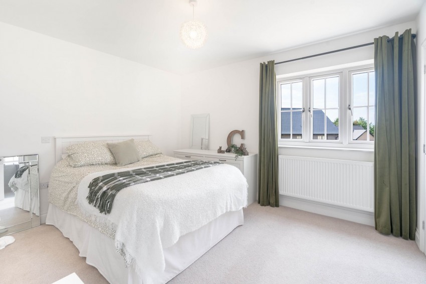Images for Walnut Drive, Haddenham, CB6 EAID:4037033056 BID:e9c2a2d5-4edb-4404-af16-967a1de68210