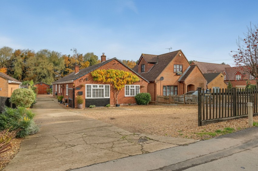 Images for Gull Road, Guyhirn, PE13 EAID:4037033056 BID:1d497ef6-e698-4427-833a-3b42529ac059