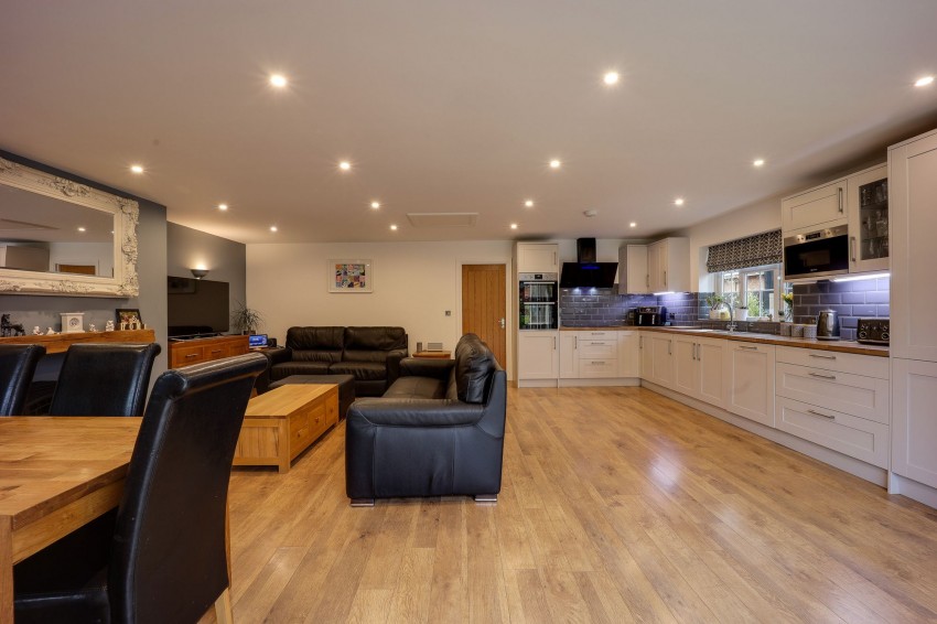 Images for Gull Road, Guyhirn, PE13 EAID:4037033056 BID:1d497ef6-e698-4427-833a-3b42529ac059