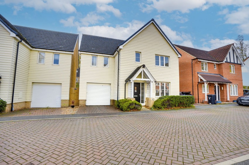 Images for Larnach Drive, Kentford, CB8 EAID:4037033056 BID:e22d2fe2-cd8a-4ee5-877e-aff44adbf8aa