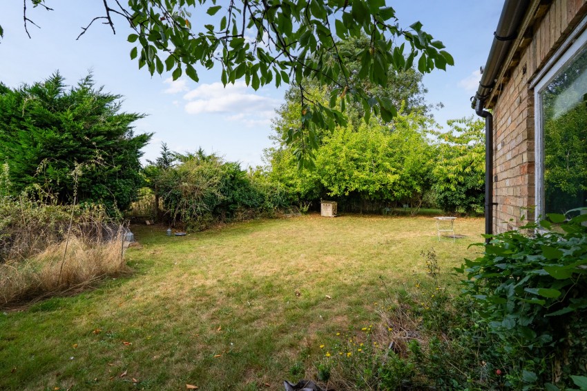 Images for Stonebridge Lane, Fulbourn, CB21 EAID:4037033056 BID:df7a2b8e-b283-433c-96bc-9990089caf32