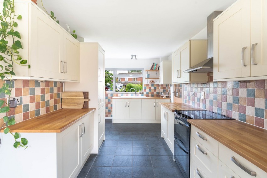 Images for Claydon Close, Castle Camps, CB21 EAID:4037033056 BID:2f5b1148-b901-4d34-9e72-64b6a96df570