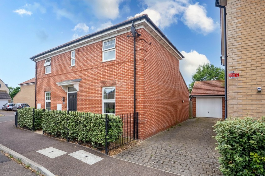 Images for Grenadier Drive, Northstowe, CB24 EAID:4037033056 BID:e9c2a2d5-4edb-4404-af16-967a1de68210