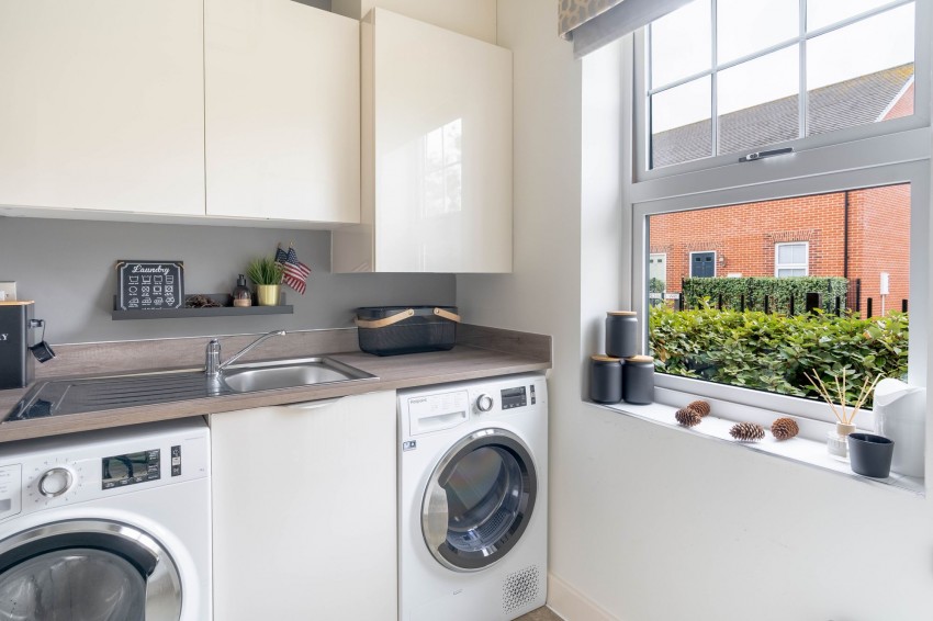 Images for Grenadier Drive, Northstowe, CB24 EAID:4037033056 BID:e9c2a2d5-4edb-4404-af16-967a1de68210