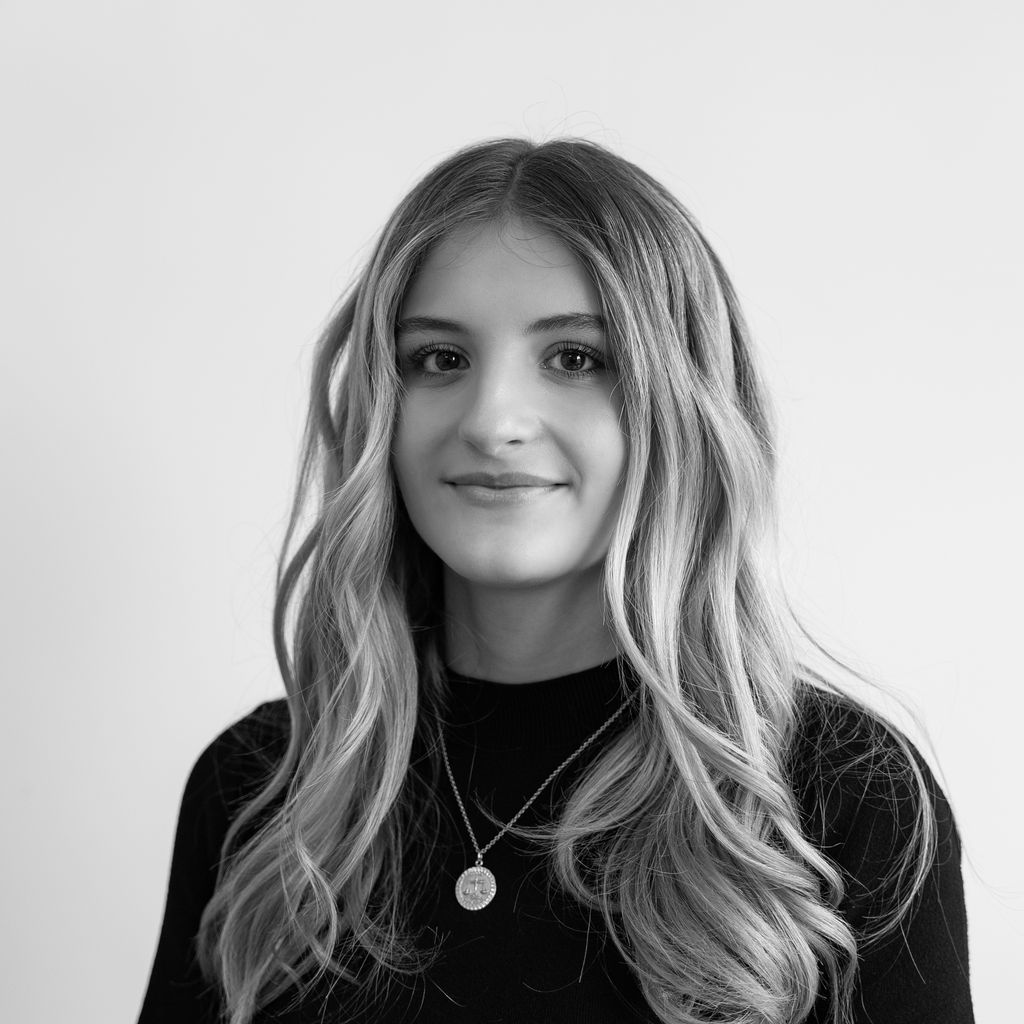 Daisy Watson, Sales Negotiator